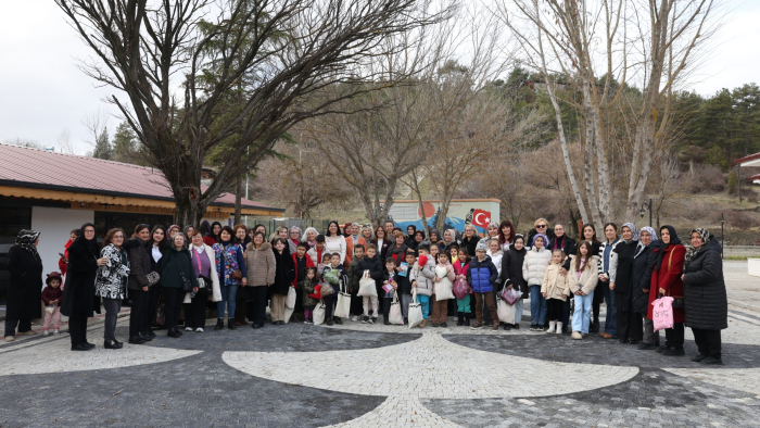 NİLÜFER’DEN HARMANCIK’A "GÖNÜL KÖPRÜSÜ": KALPTEN İLMEKLER ÇOCUKLARI ISITTI